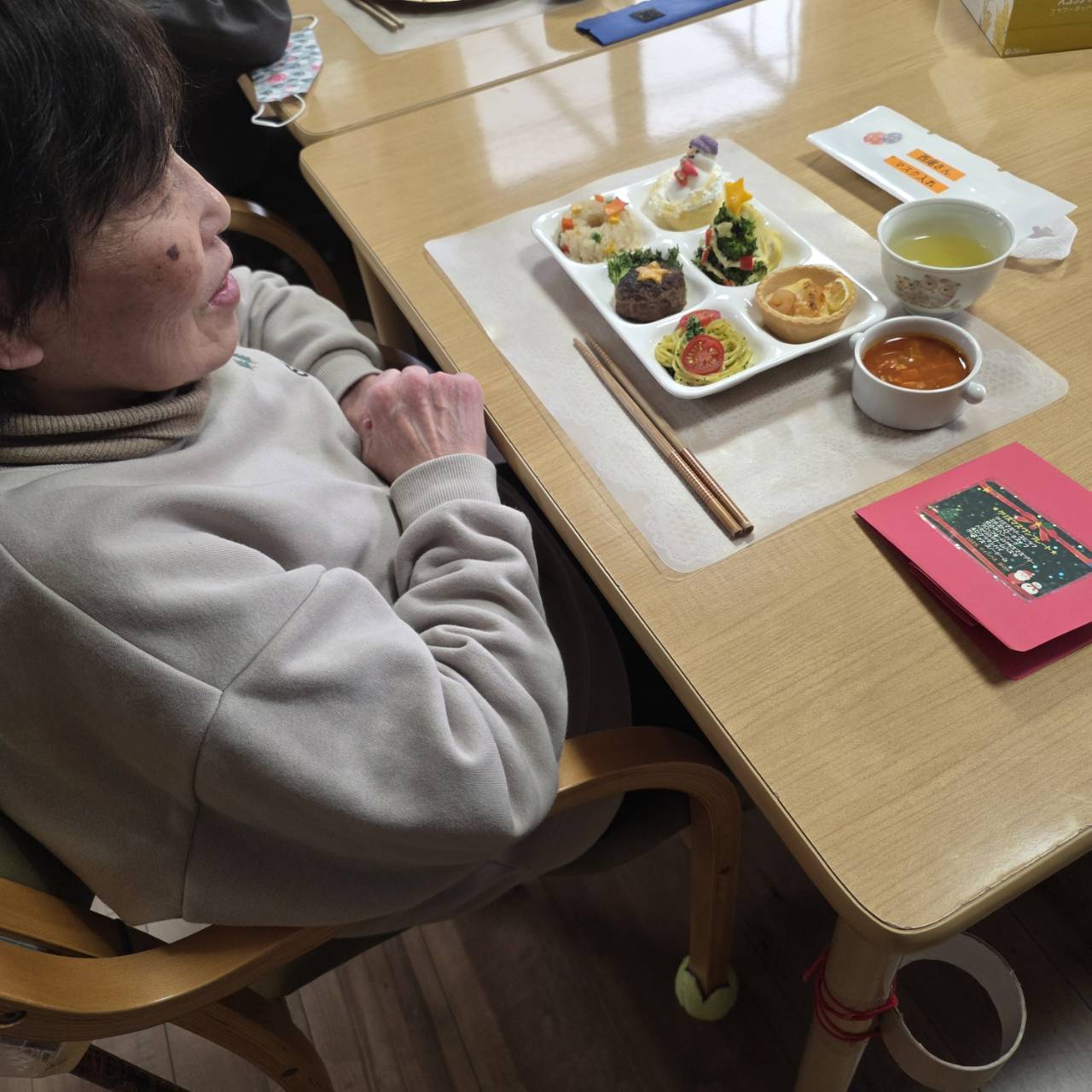 食事を楽しむ様子