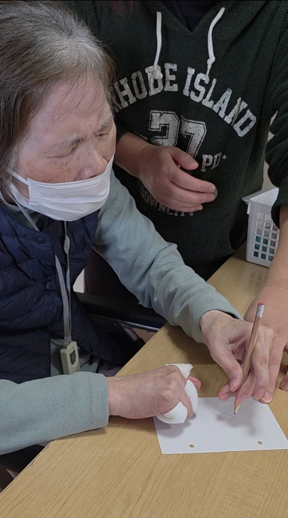 予想を書く様子2